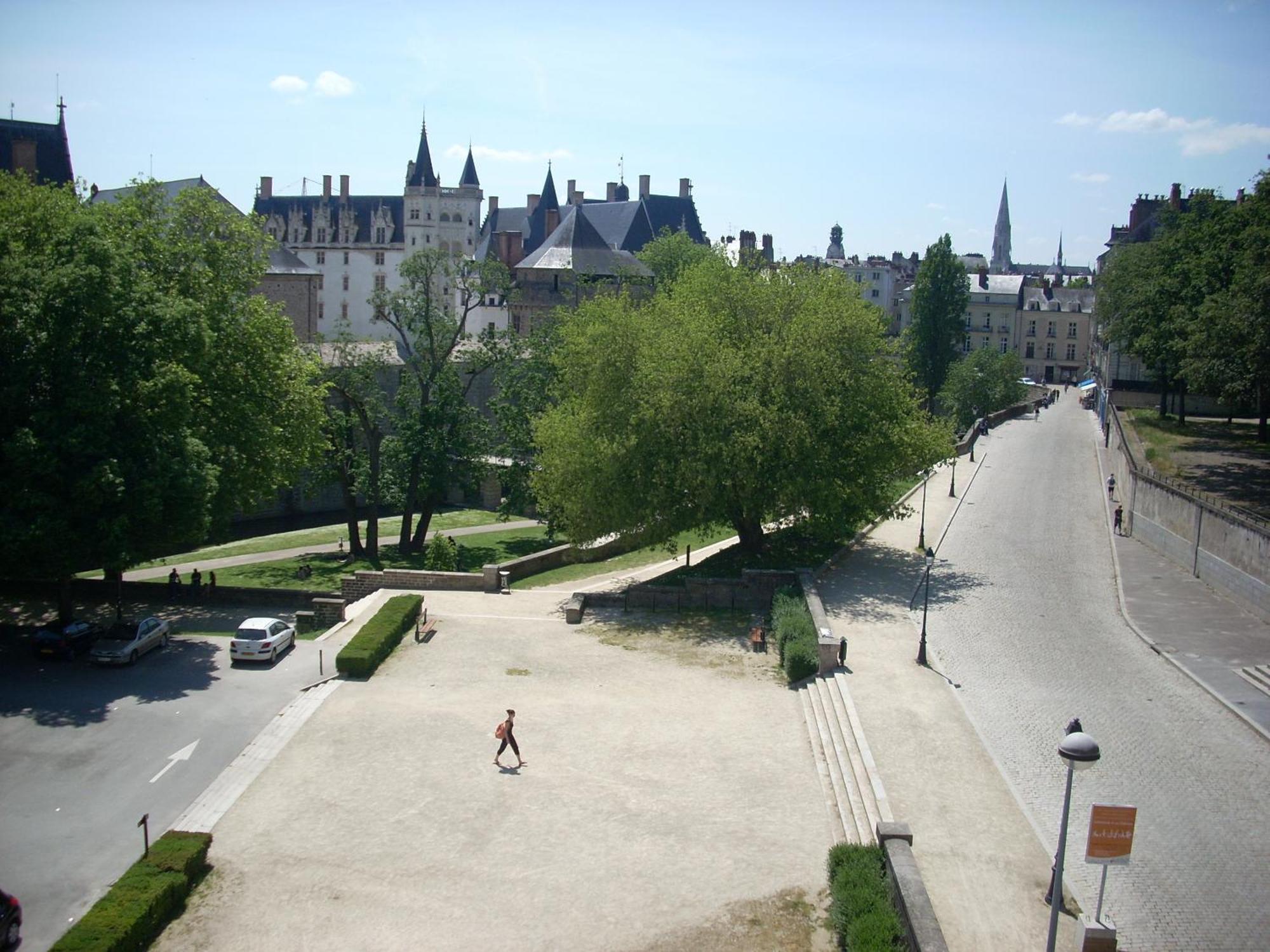 Hotel Du Chateau Нант Екстериор снимка