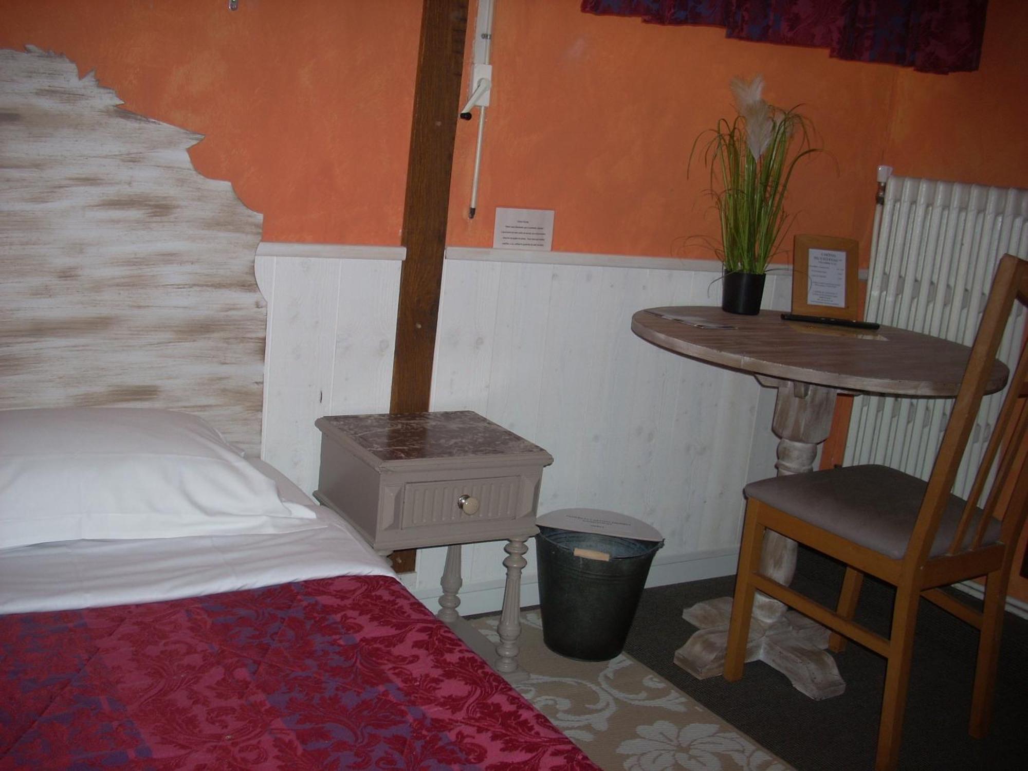 Hotel Du Chateau Нант Екстериор снимка
