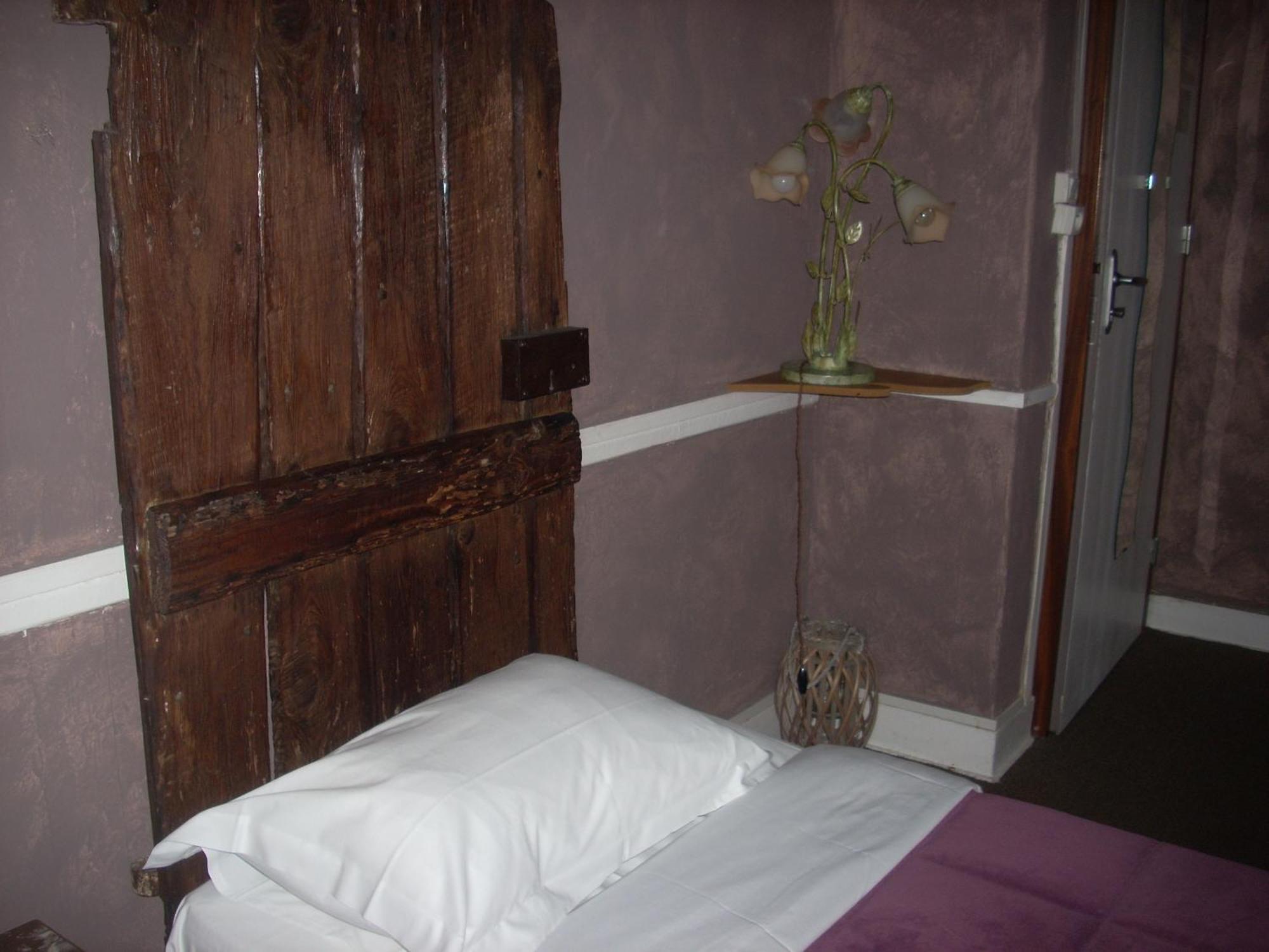 Hotel Du Chateau Нант Екстериор снимка
