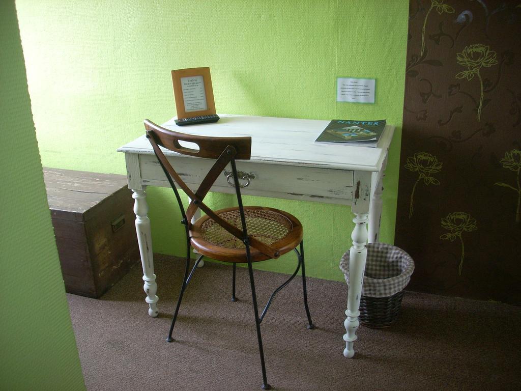 Hotel Du Chateau Нант Екстериор снимка
